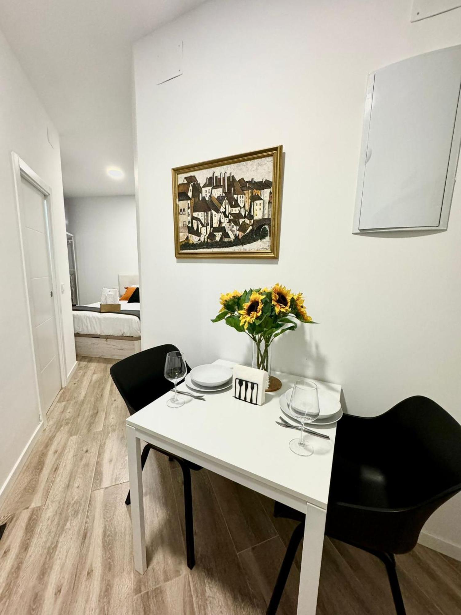 Apartamentos Madrid Connection - Universidad By Oshun Apartments ภายนอก รูปภาพ
