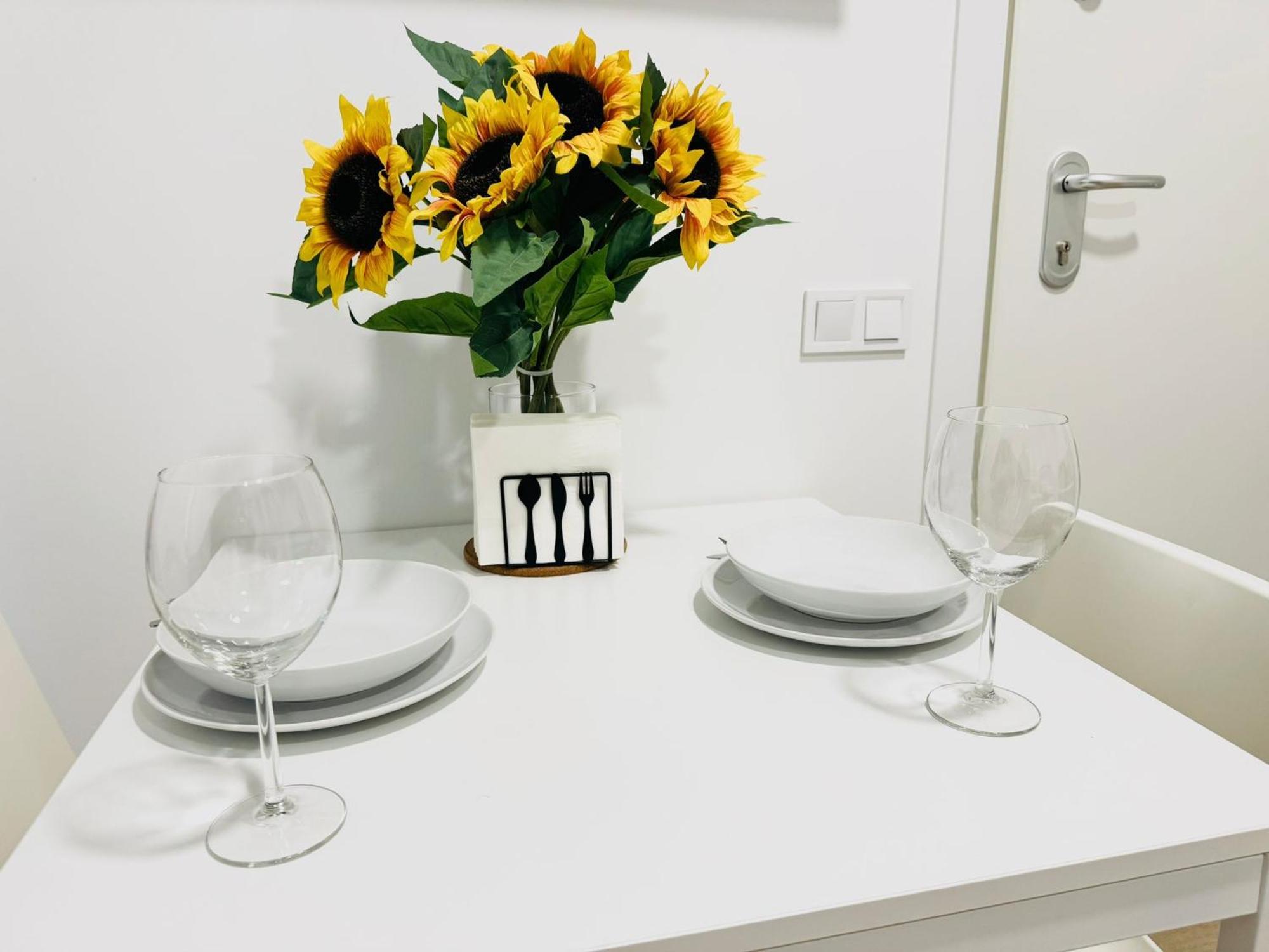 Apartamentos Madrid Connection - Universidad By Oshun Apartments ภายนอก รูปภาพ