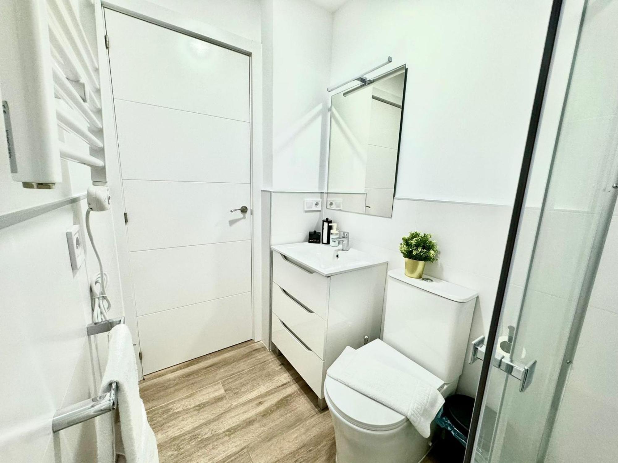 Apartamentos Madrid Connection - Universidad By Oshun Apartments ภายนอก รูปภาพ