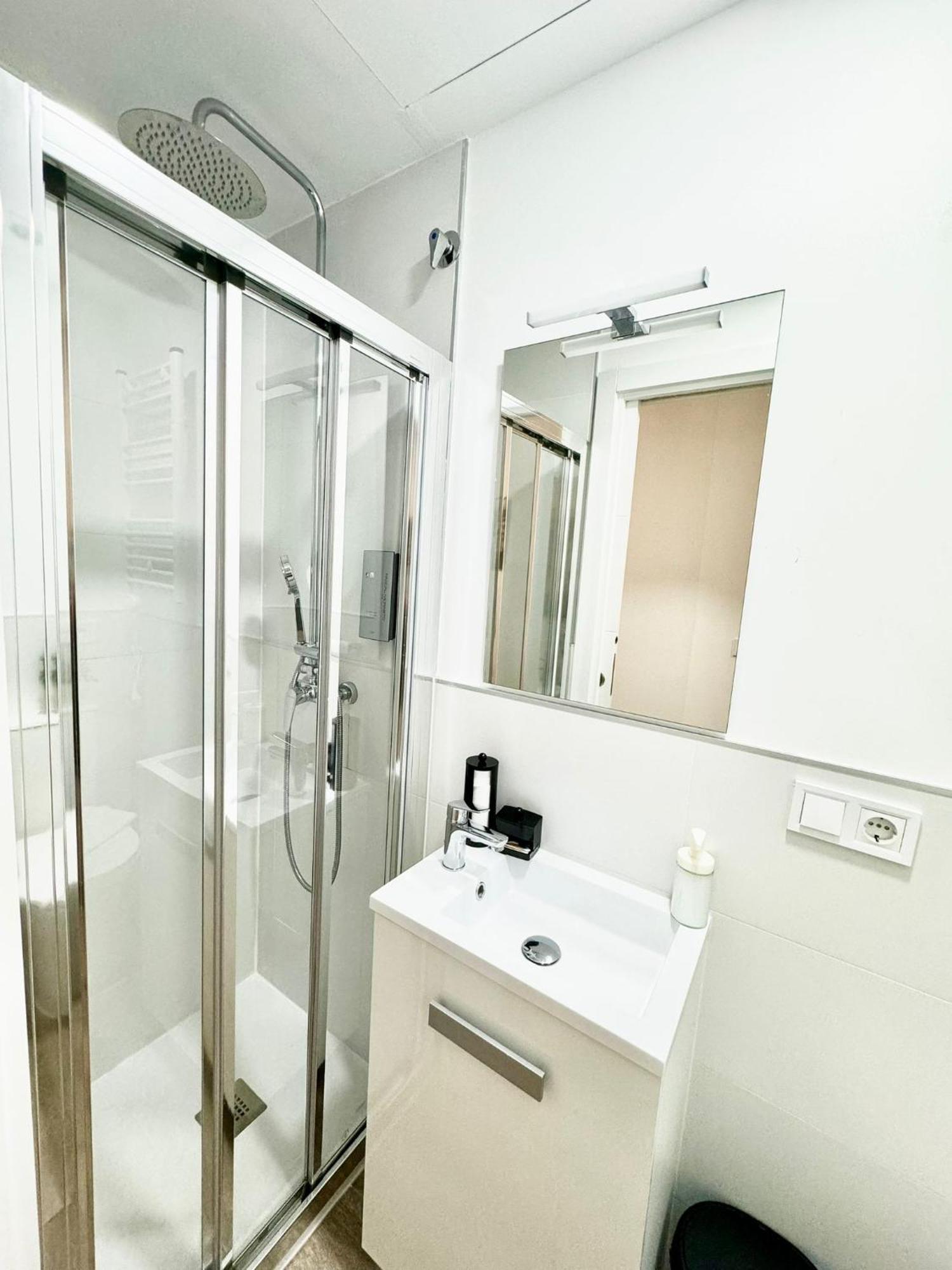 Apartamentos Madrid Connection - Universidad By Oshun Apartments ภายนอก รูปภาพ